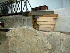 Rock work and bridge detail (Heller)