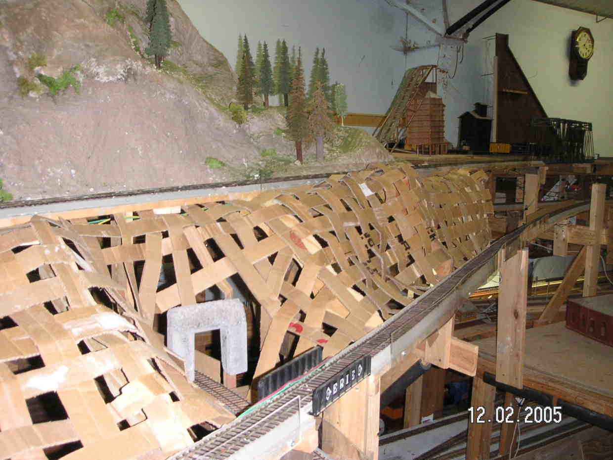 Dec 2005 Webbing between Blk 15&16 (Heller, Dowell)