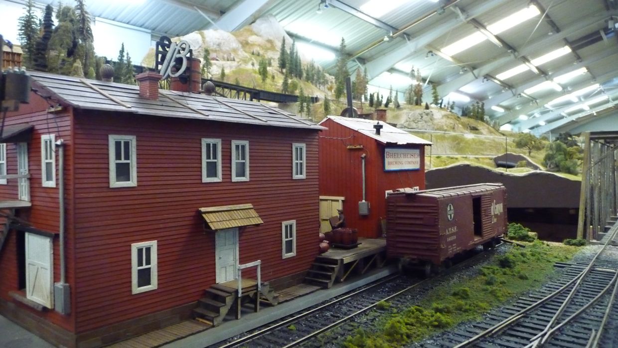 Eureka yard buildings, Jul 2011