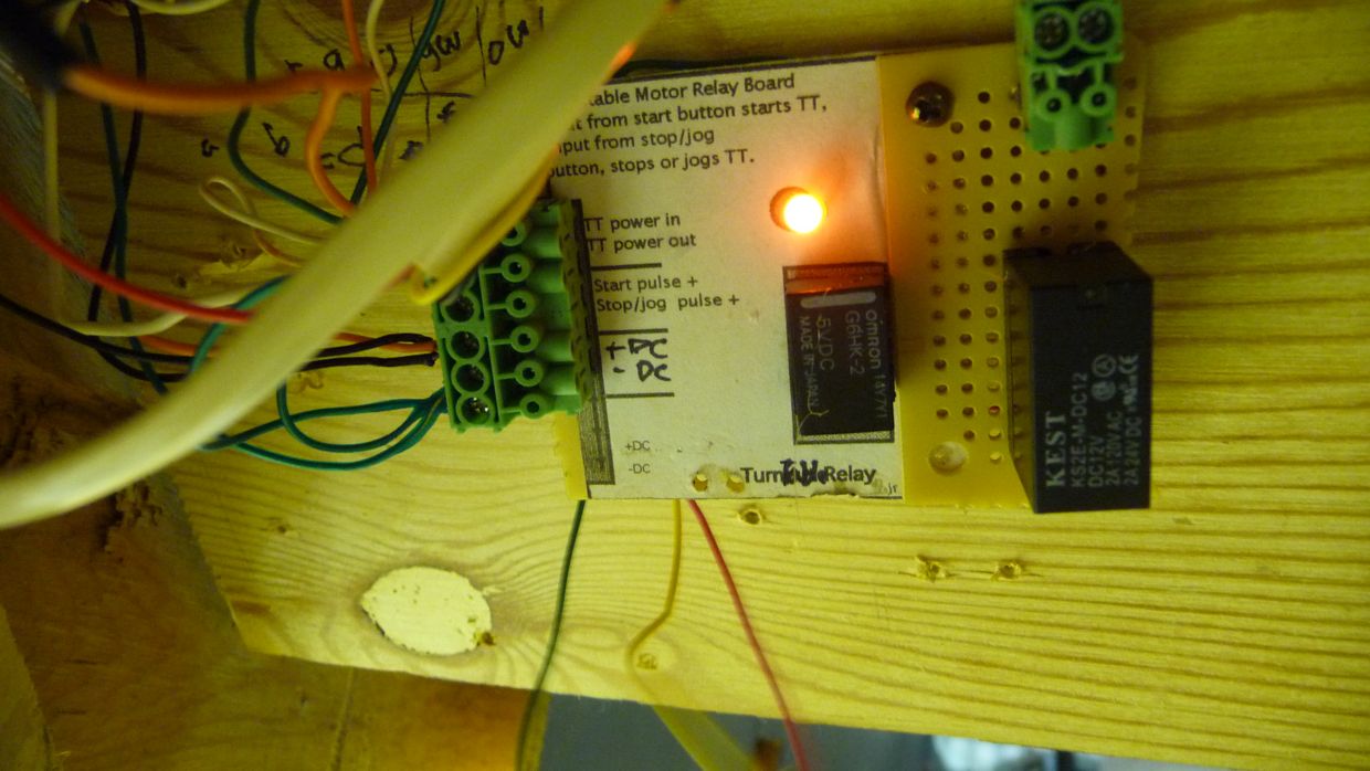 Turntable relay control board