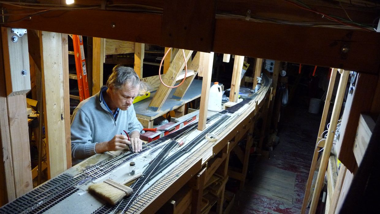 Installing Arrival West ladder turnouts, 16 Feb 11, jr