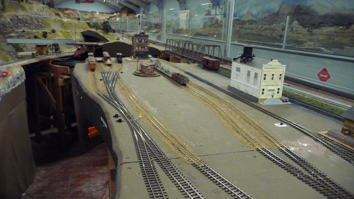 Ballasting Eureka tracks by Mark Francis.