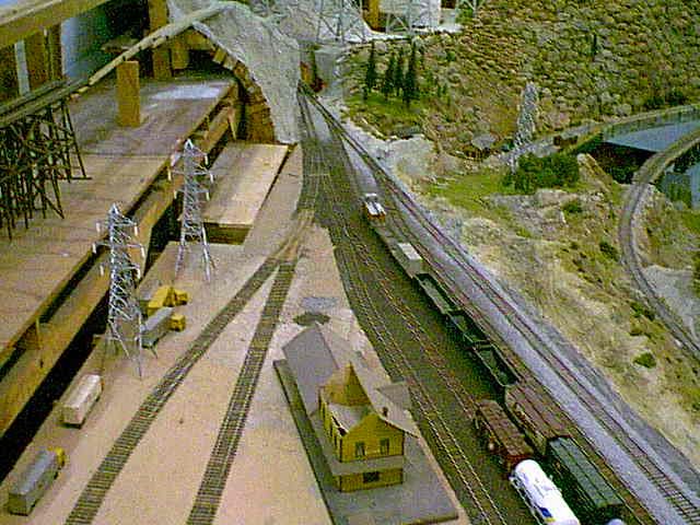 O Scale layout Aug 2002