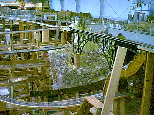 Arch Bridge construction, Aug 2002 - 3