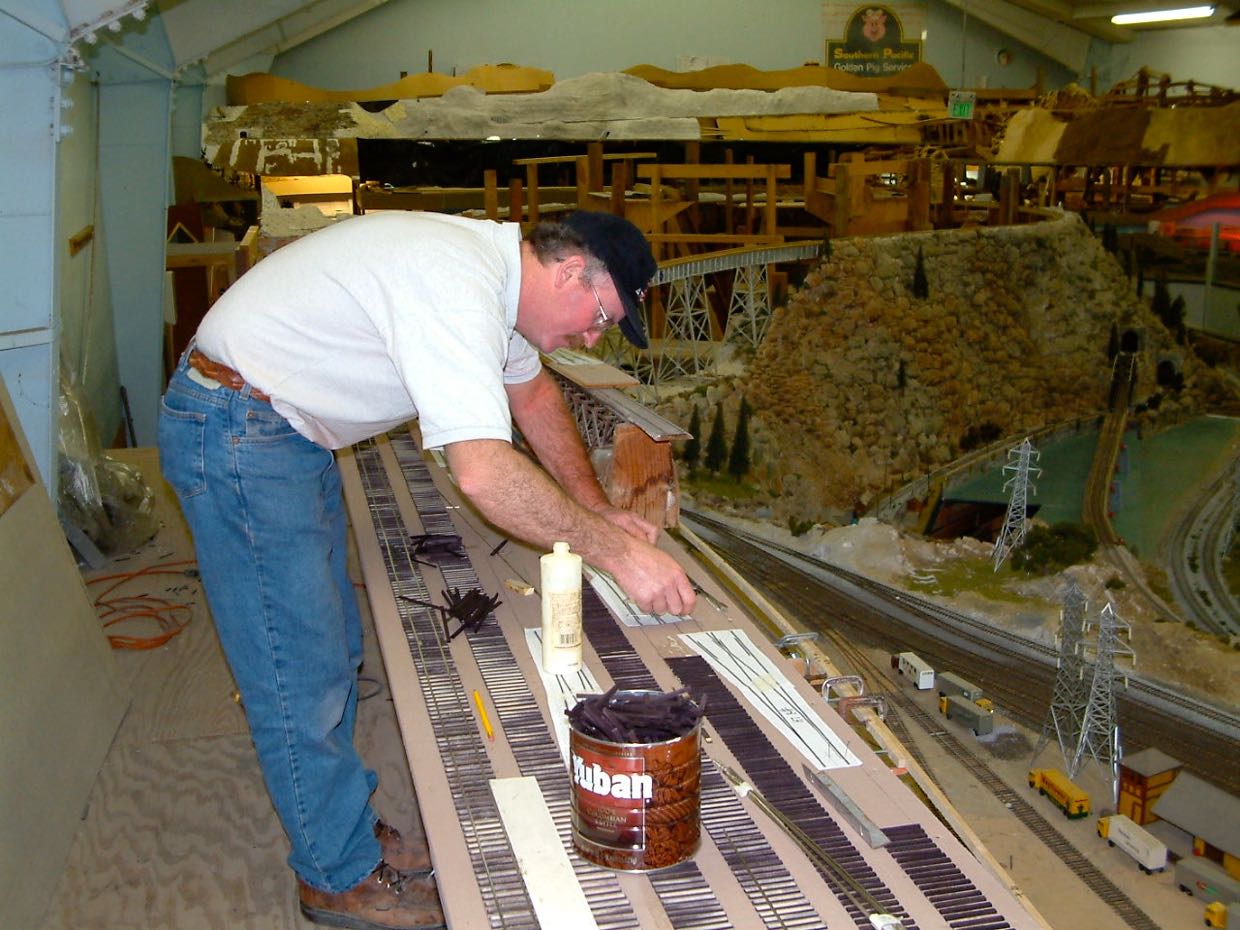 Zenith yard build, Mar 2003, Davey Johnston