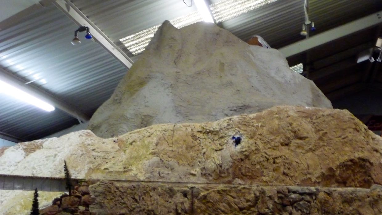 Plaster work, Mt Heller 18Apr14 - 3